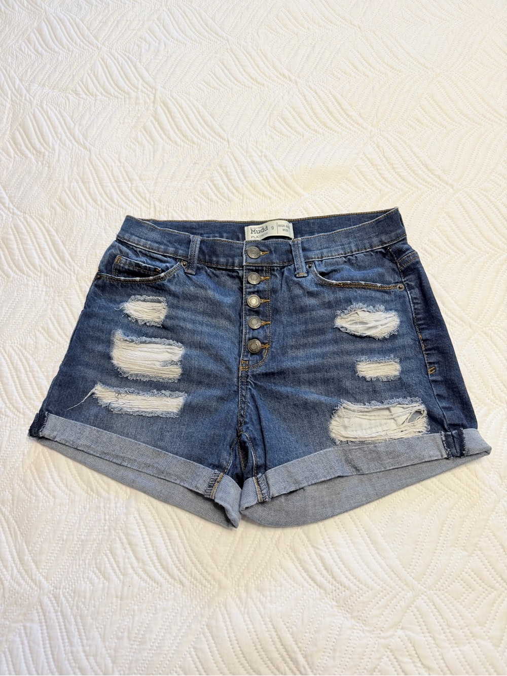 Mudd Flex Stretch Women’s Blue Distressed Denim Shorts. Size 9
